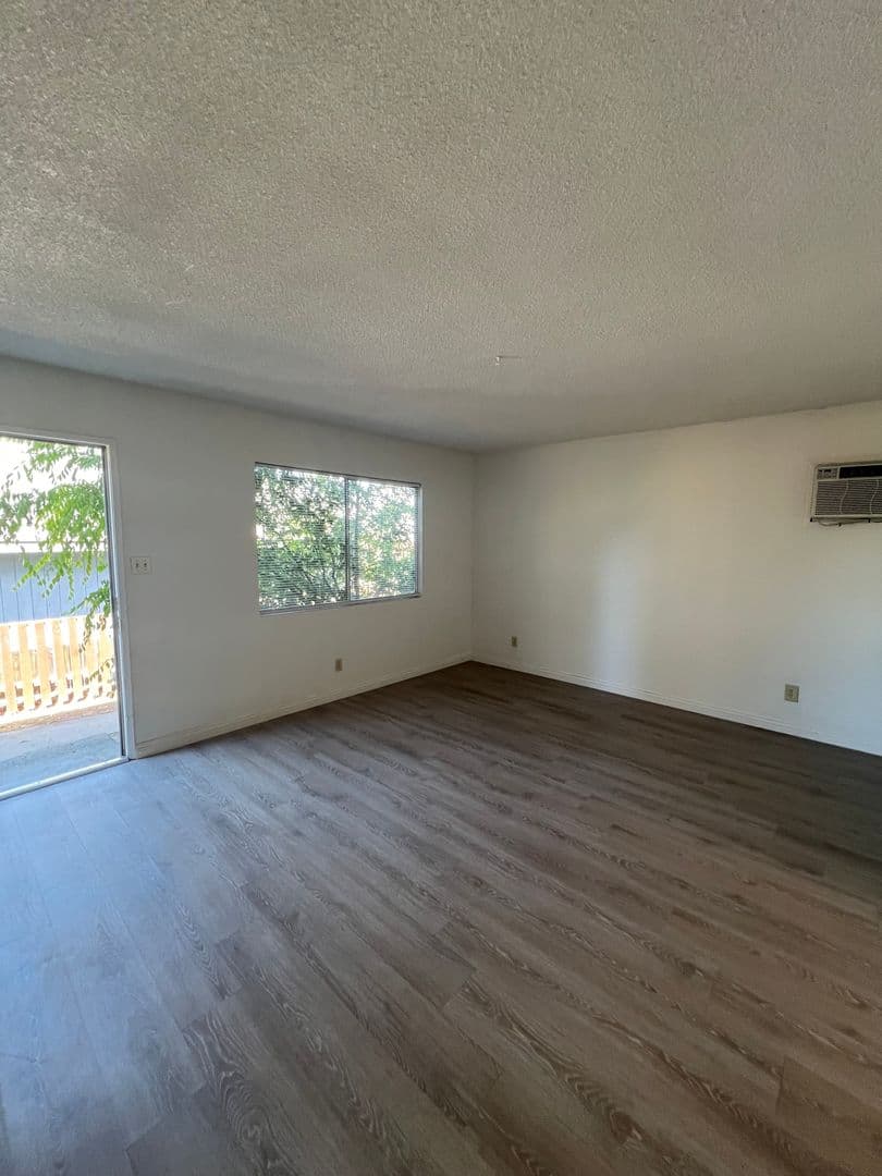 Taft Apartment: 512 Washington Ave