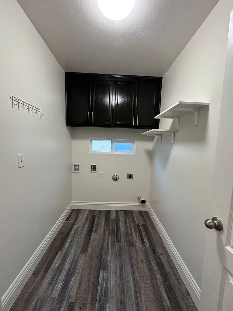 Bakersfield House: 4913 Au Chocolat Dr
