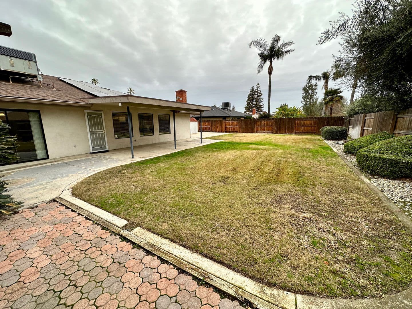 Bakersfield House: 9913 Spring Oak Dr
