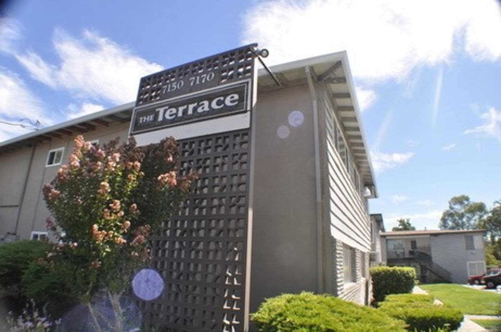 Carmichael Apartment: 7154 Fair Oaks Blvd,