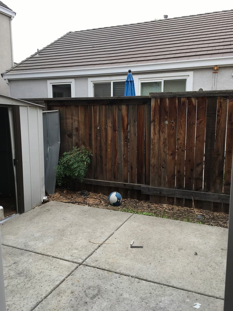 Elk Grove House: 8892  Brecon Way
