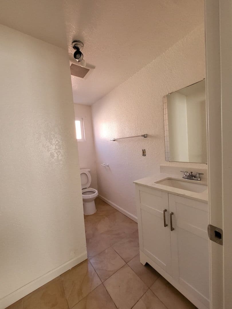 Sacramento House: 2950 36th Ave