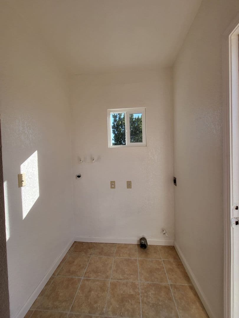 Sacramento House: 2950 36th Ave
