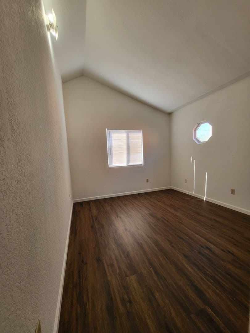 Sacramento House: 2950 36th Ave