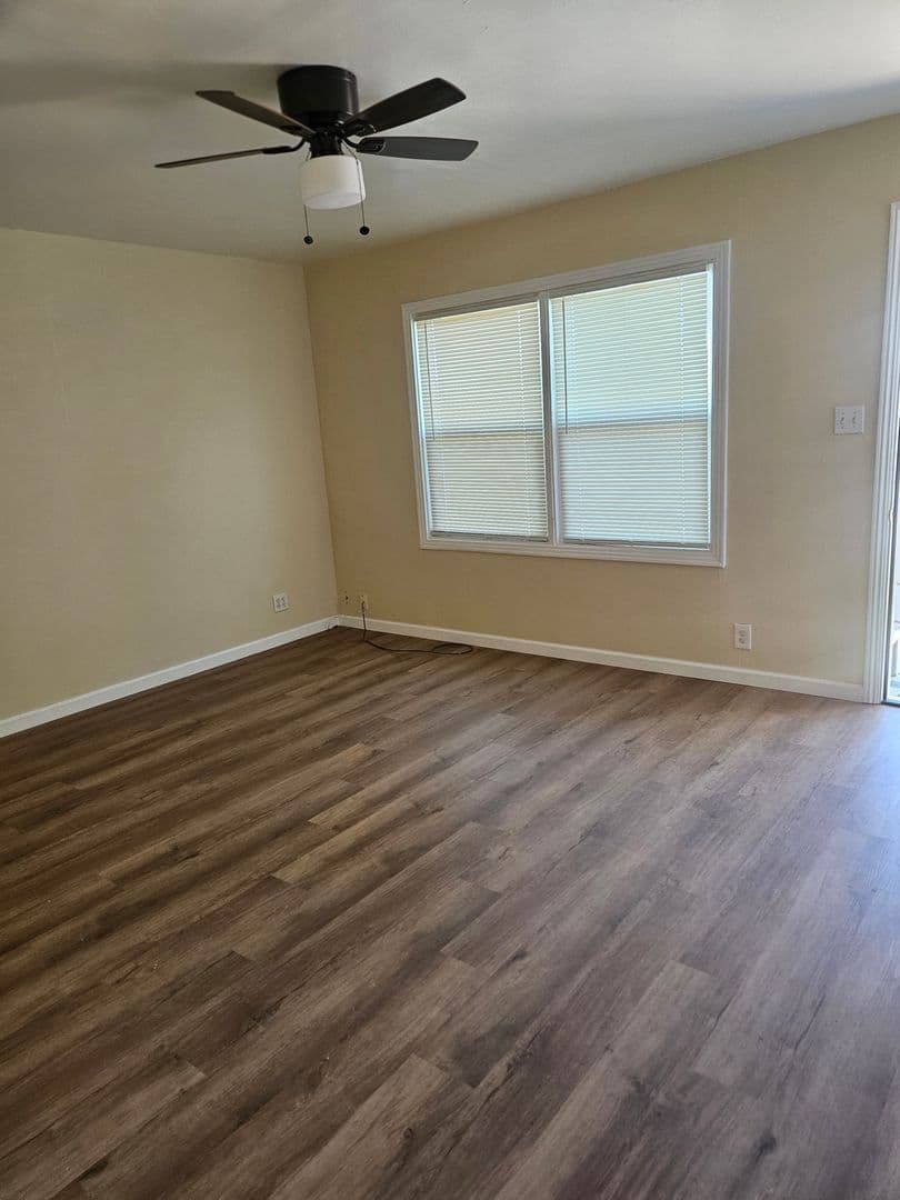 Sacramento House: 5319 Gordon Dr