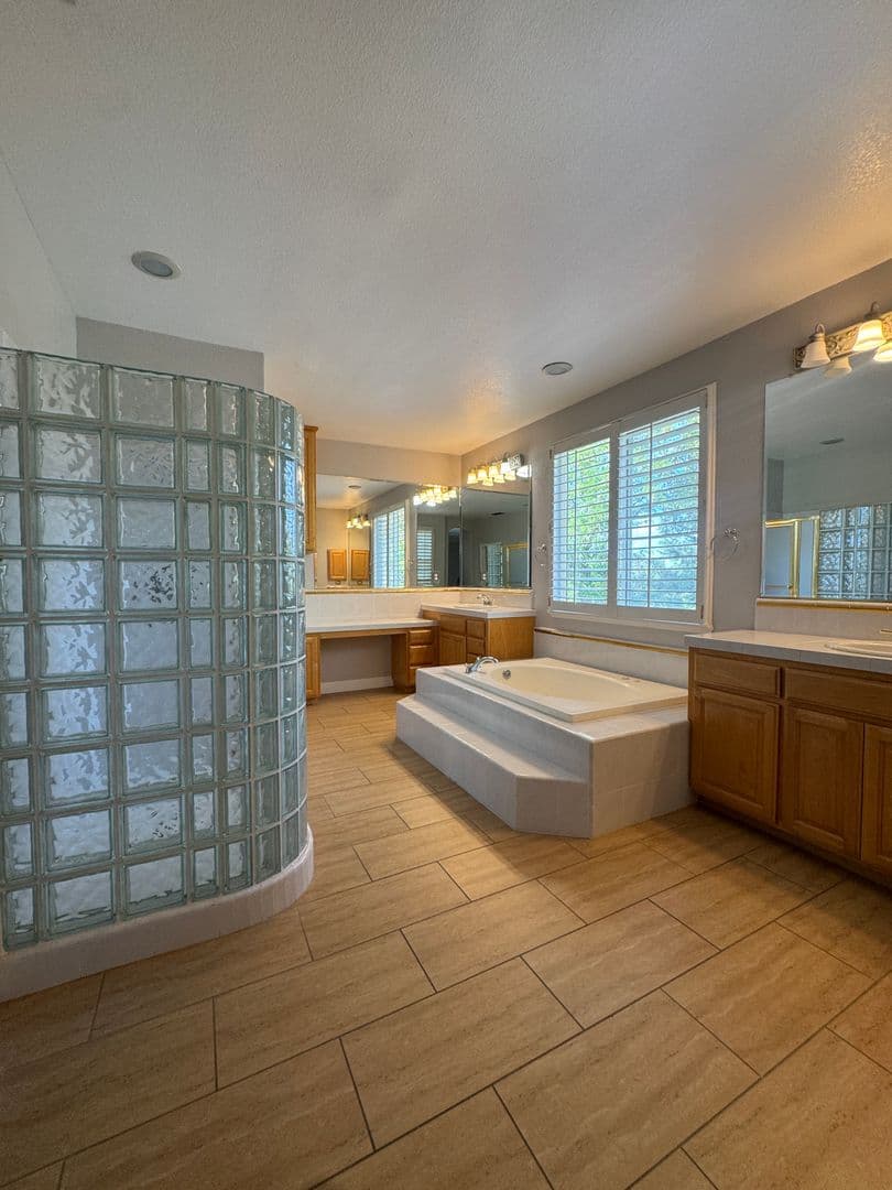 Granite Bay House: 360 Allenwood Ct