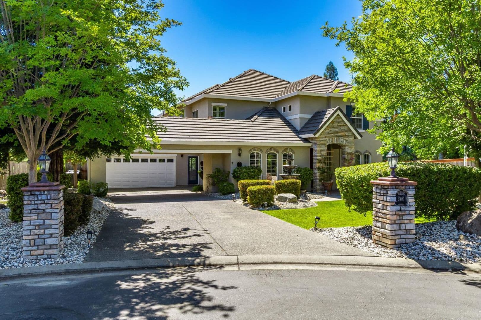 Granite Bay House: 360 Allenwood Ct