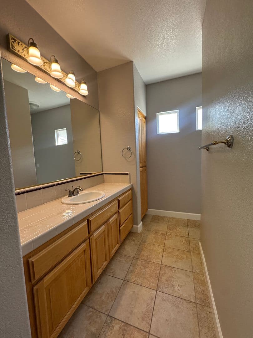 Granite Bay House: 360 Allenwood Ct