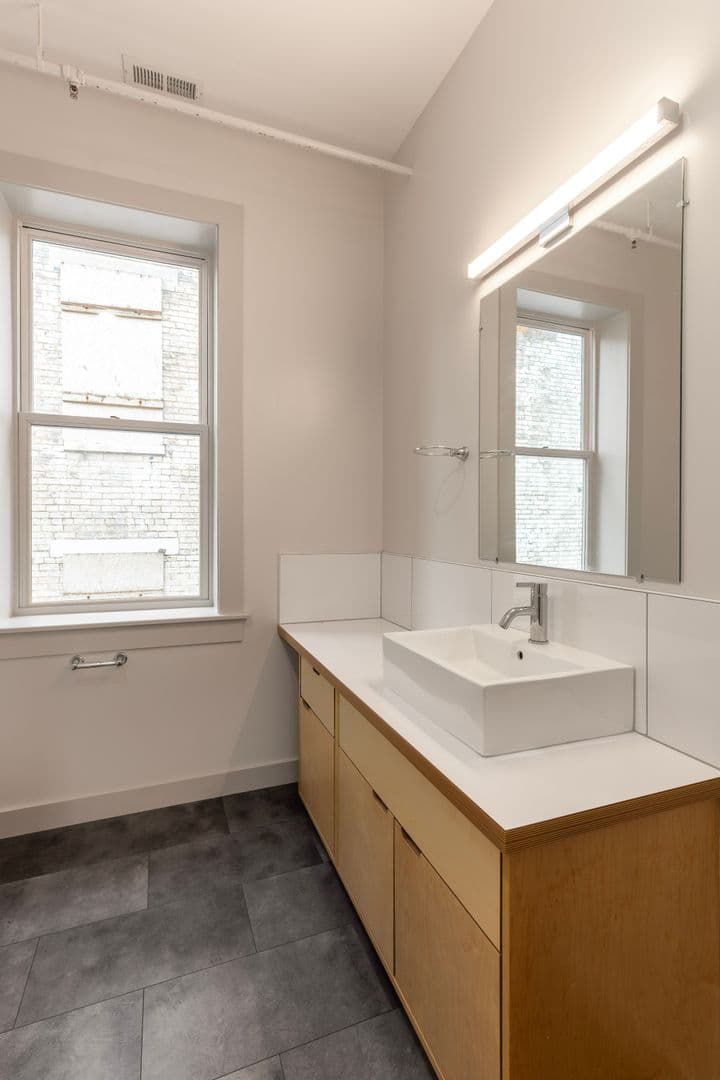 Cincinnati Apartment: 60 E McMicken Ave