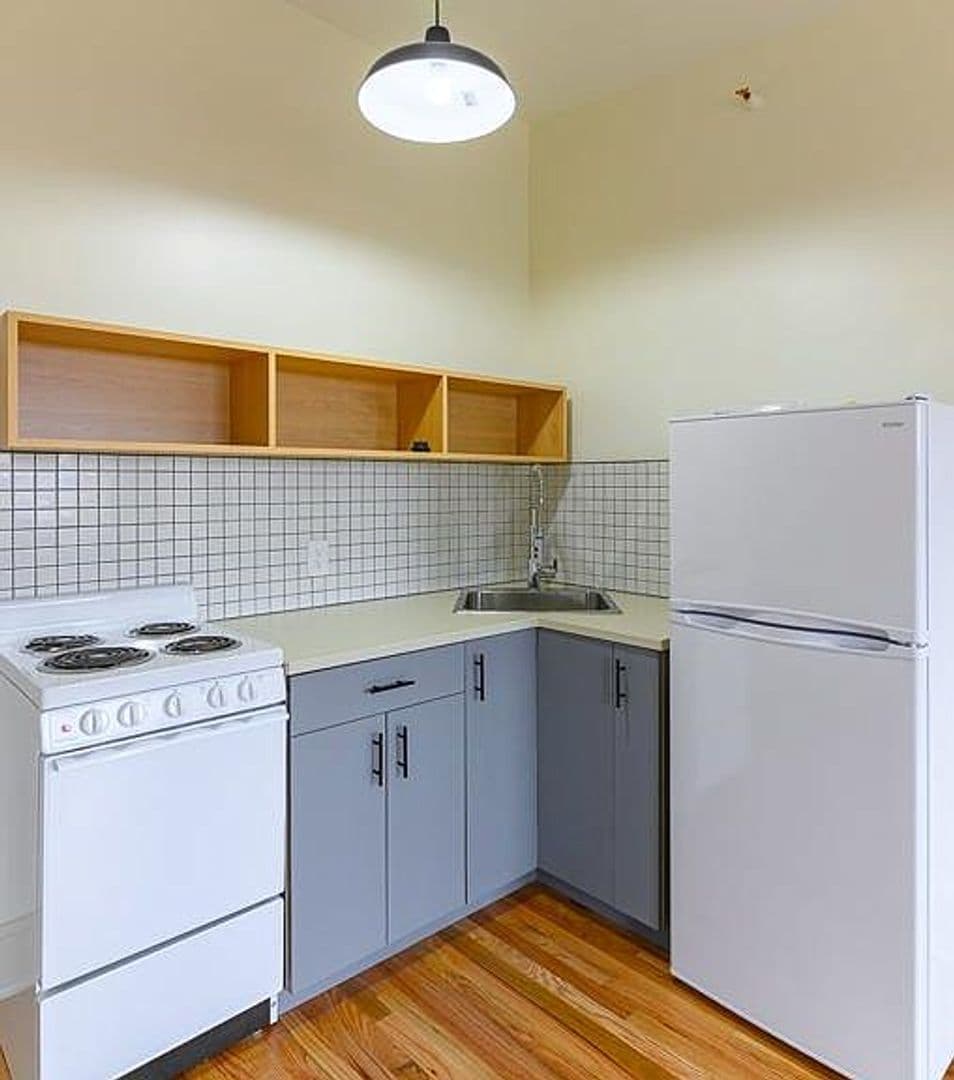 Cincinnati Apartment: 57 E McMicken Ave