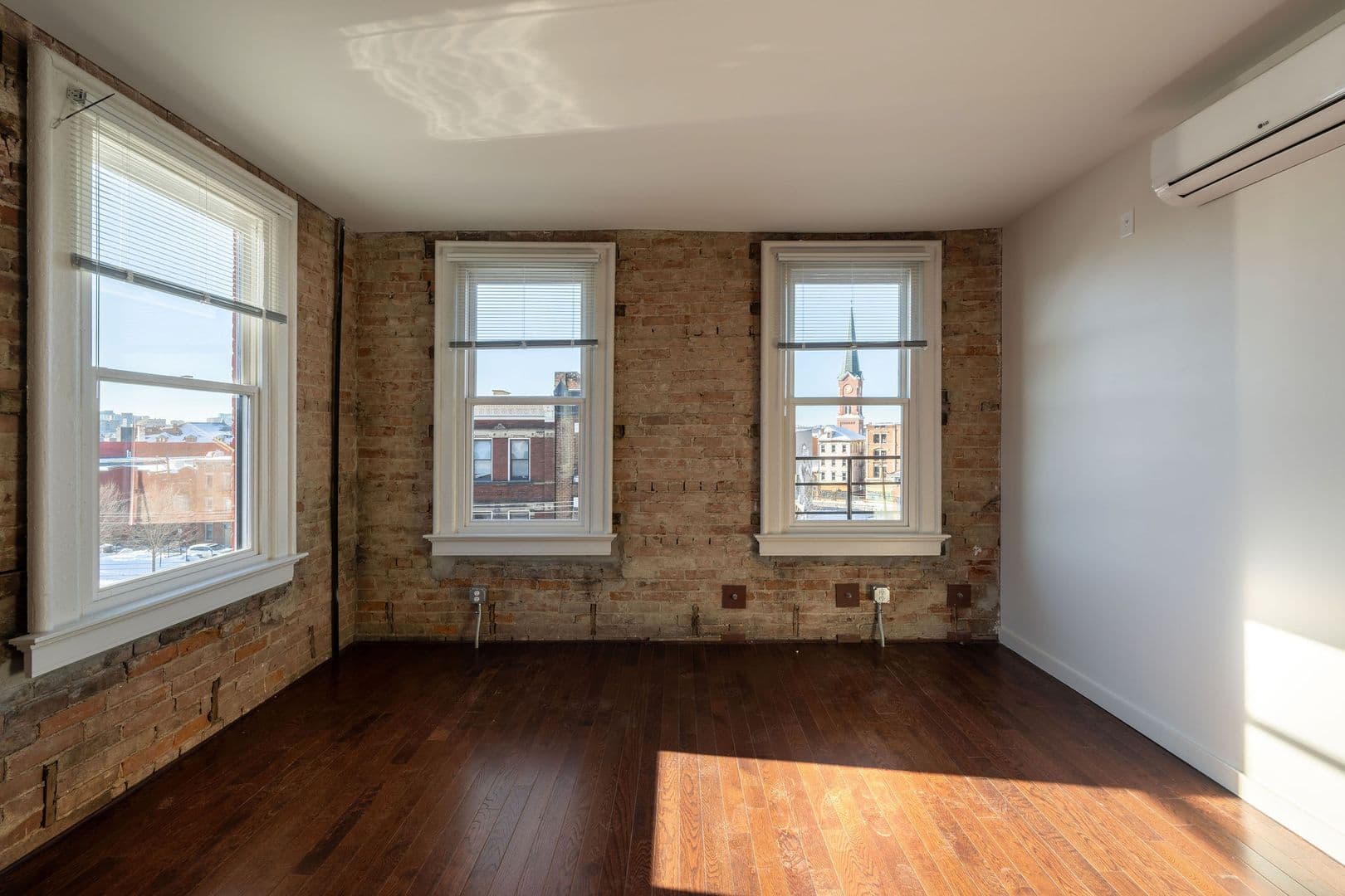 Cincinnati Apartment: 56 East McMicken