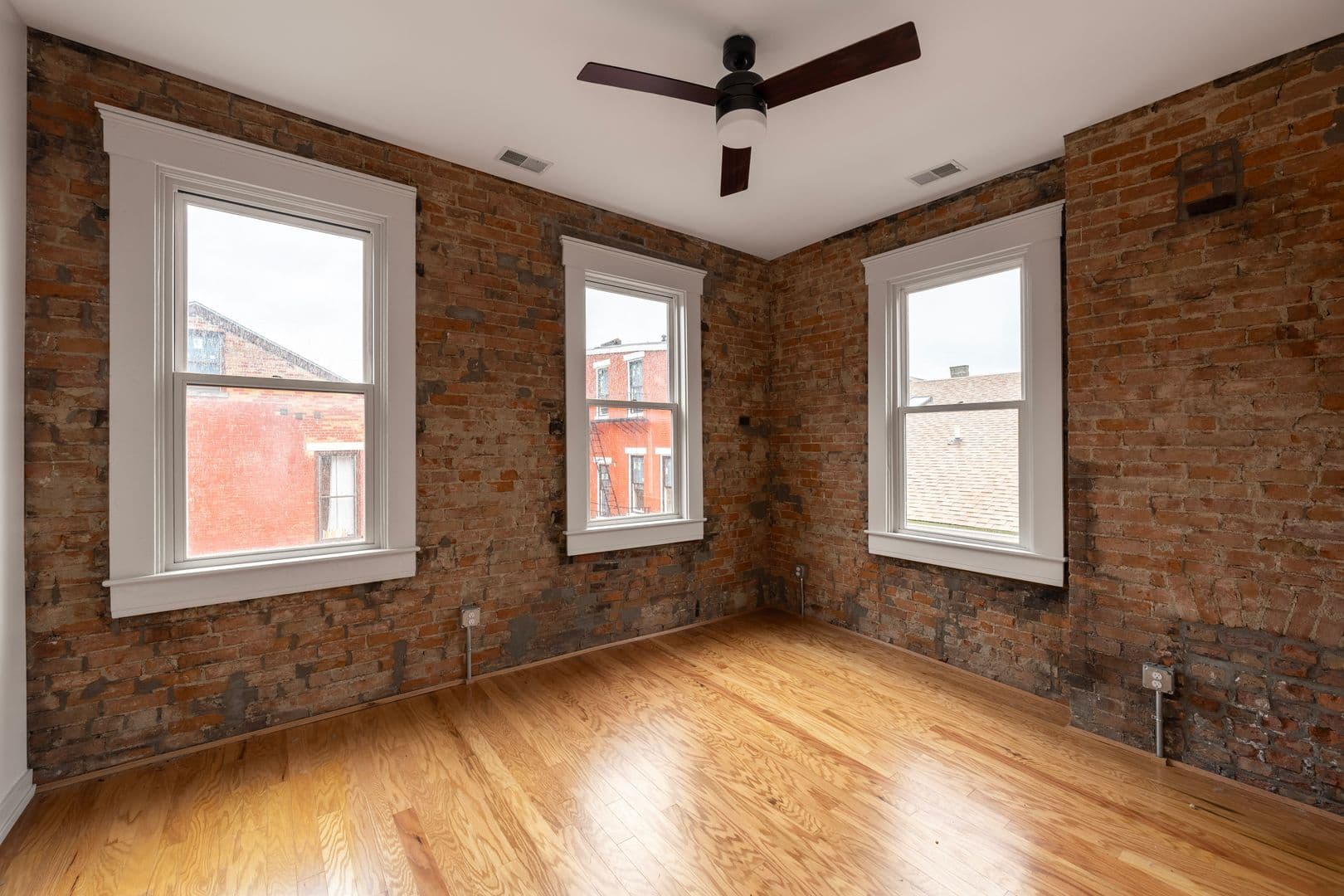 Cincinnati Apartment: 60 E McMicken Ave