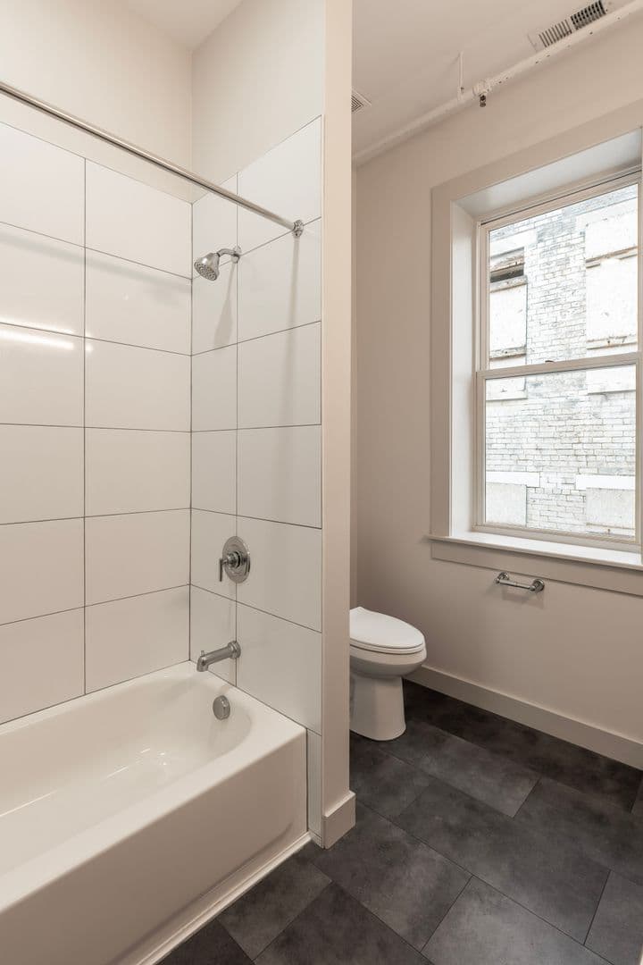 Cincinnati Apartment: 60 E McMicken Ave