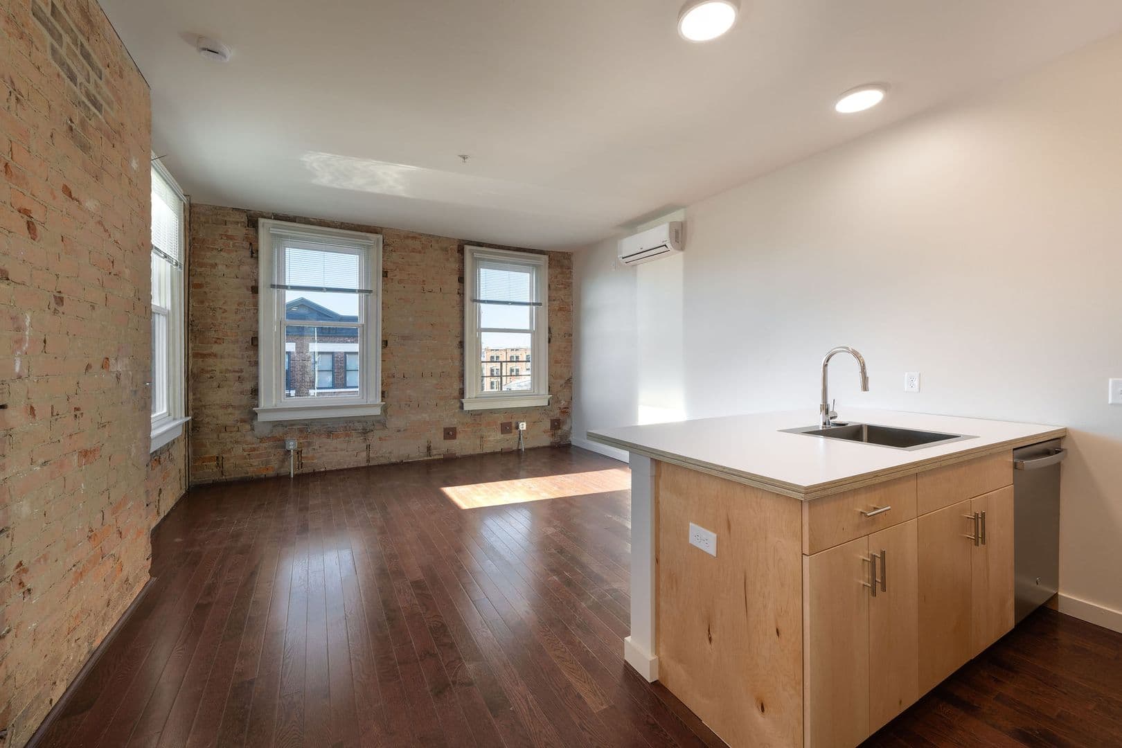 Cincinnati Apartment: 56 East McMicken