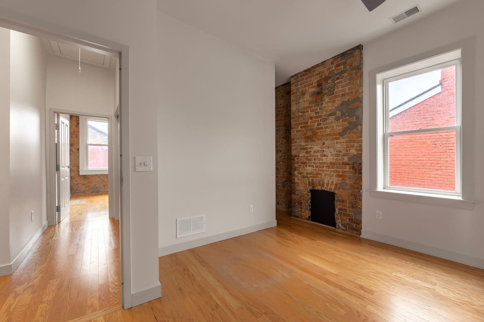 Cincinnati Apartment: 60 E McMicken Ave