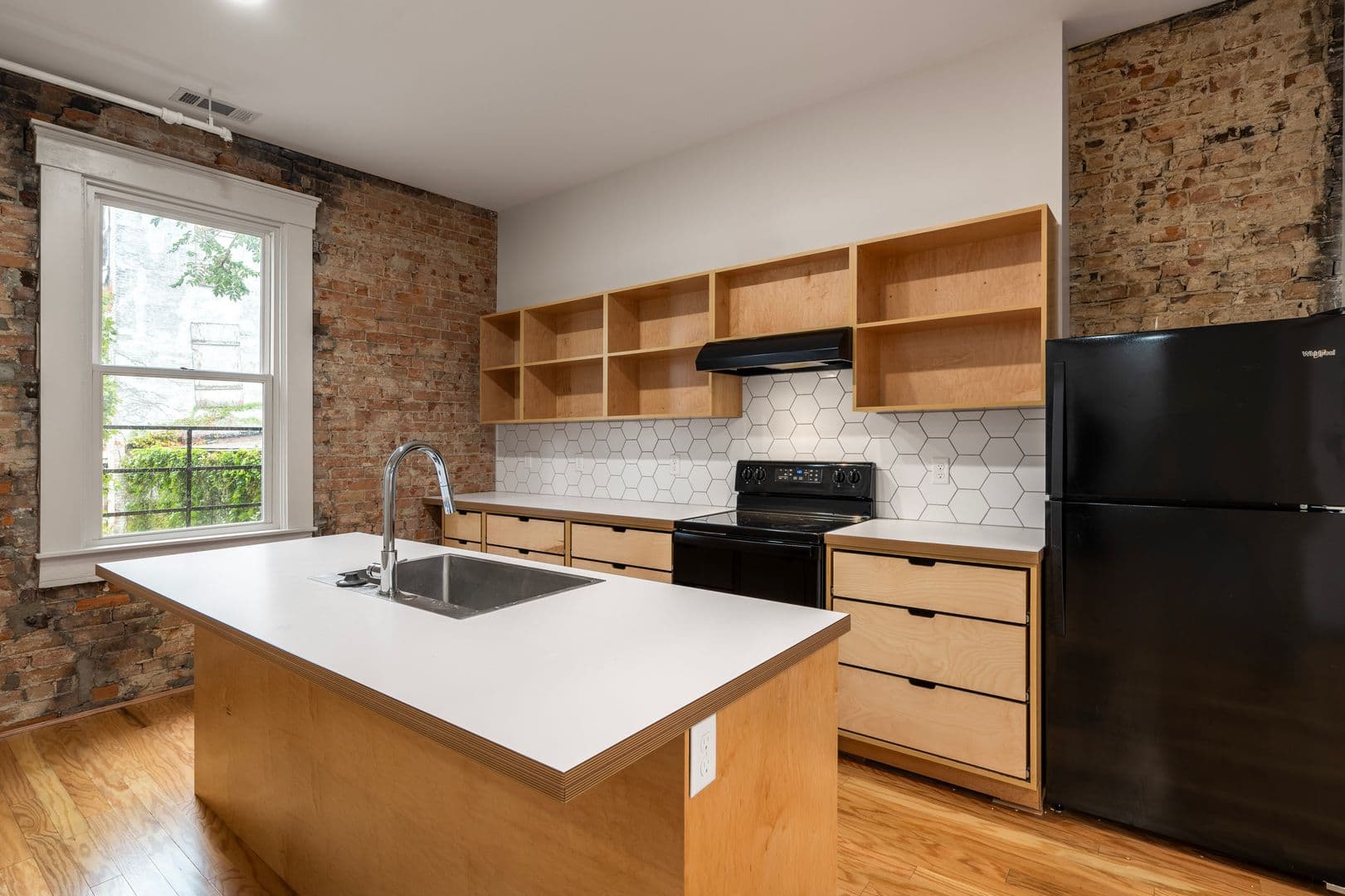 Cincinnati Apartment: 60 E McMicken Ave