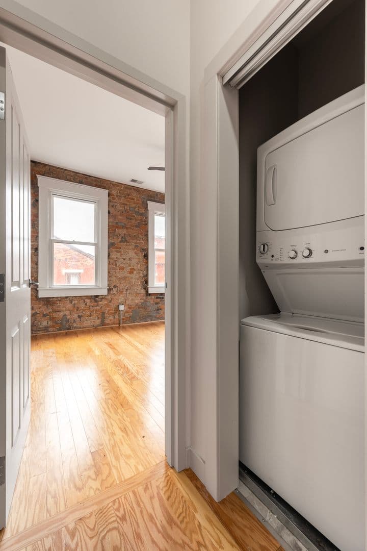 Cincinnati Apartment: 60 E McMicken Ave