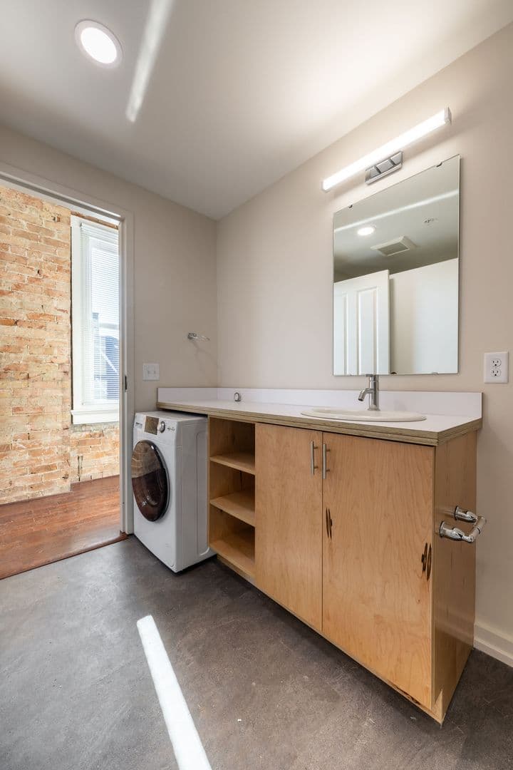 Cincinnati Apartment: 56 East McMicken