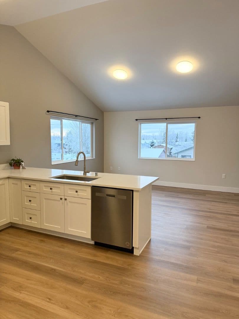 Eagle River Apartment: 16427 Farm Ave