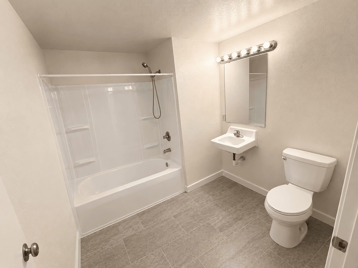 Anchorage Apartment: 315 Barrow St