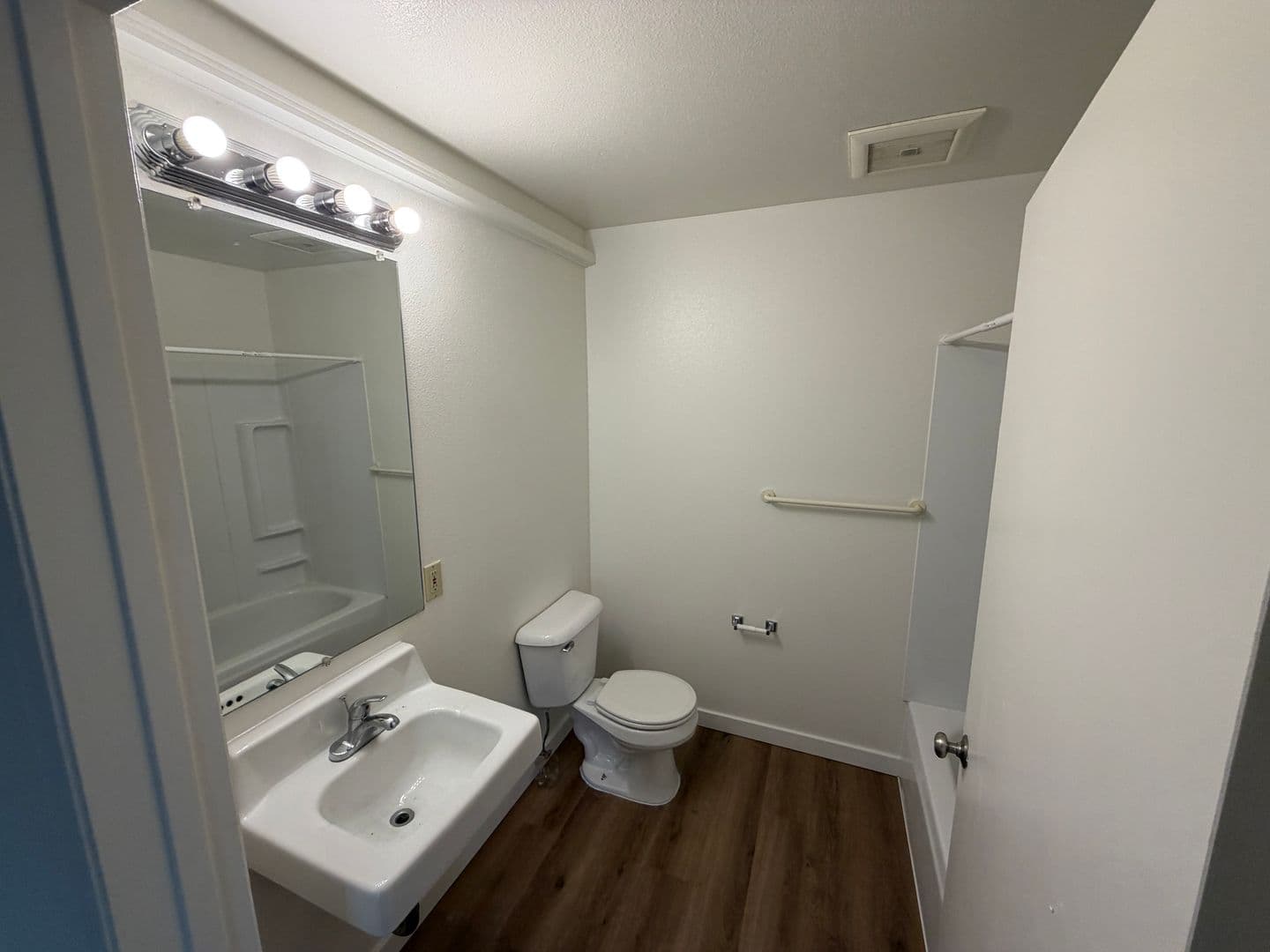 Anchorage Apartment: 315 Barrow St