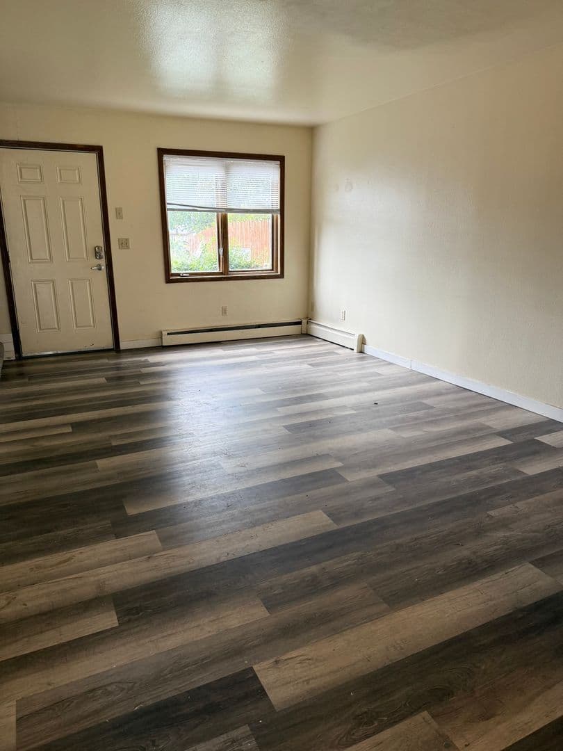 Anchorage Apartment: 3804 Indiana St