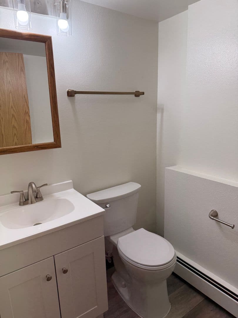 Anchorage Apartment: 3711 Carleton Ave