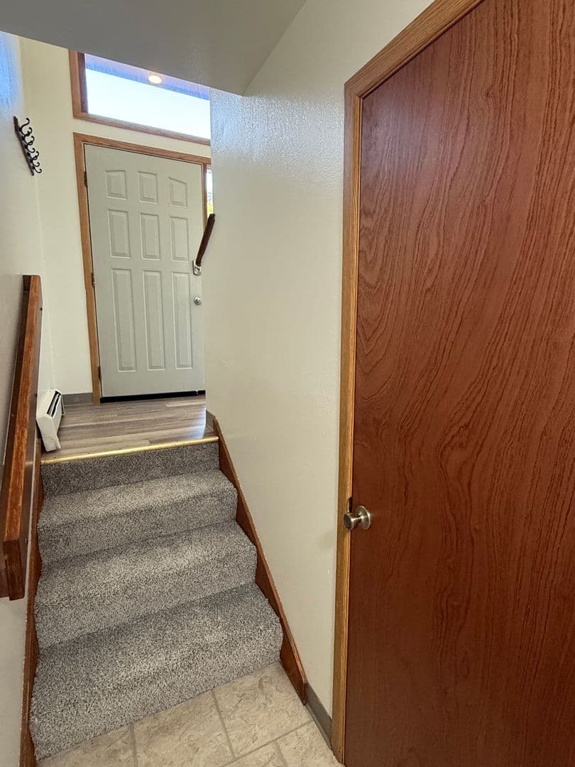 Anchorage Apartment: 3711 Carleton Ave