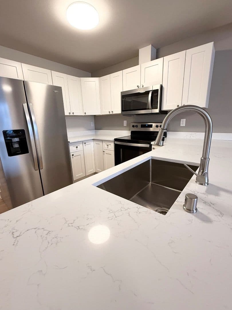 Eagle River Apartment: 16427 Farm Ave