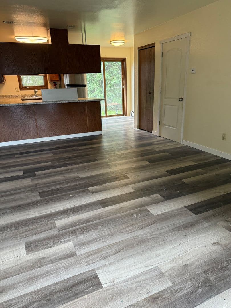 Anchorage Apartment: 3804 Indiana St