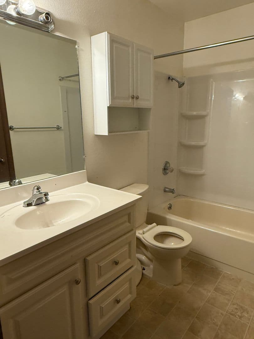 Anchorage Apartment: 3804 Indiana St