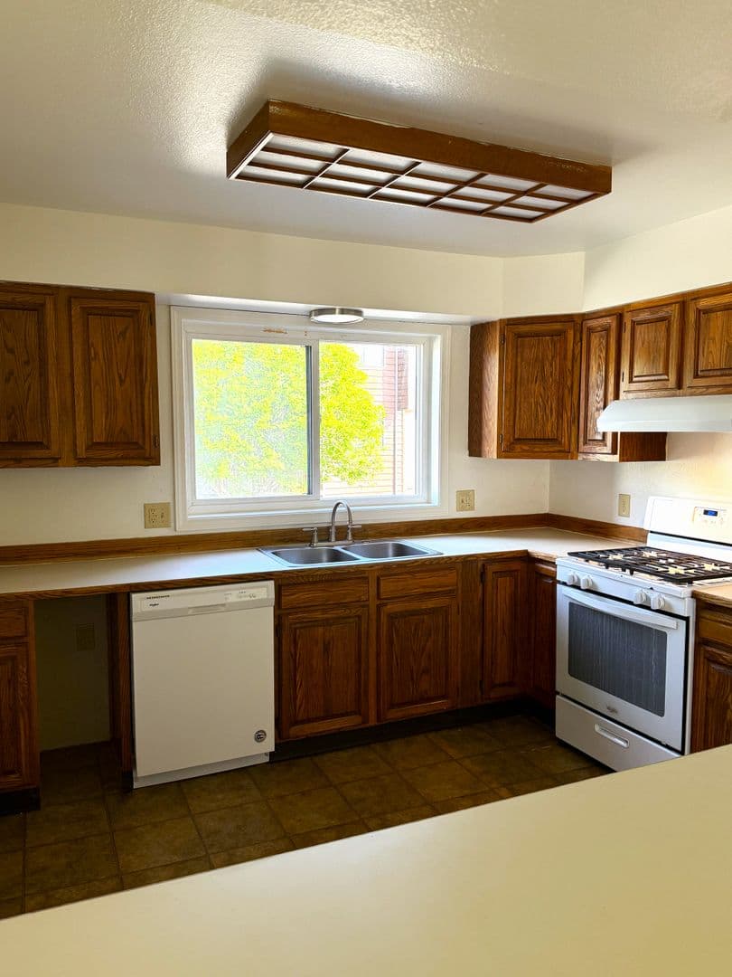 Anchorage Apartment: 3711 Carleton Ave