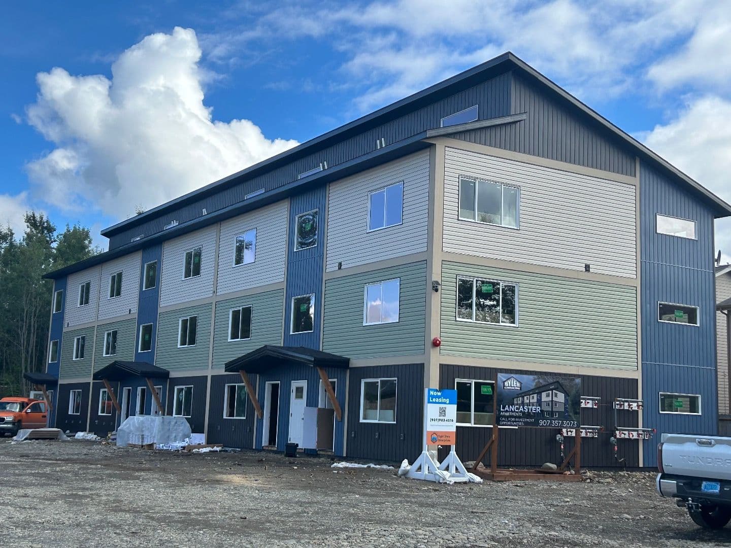 Eagle River Apartment: 16427 Farm Ave