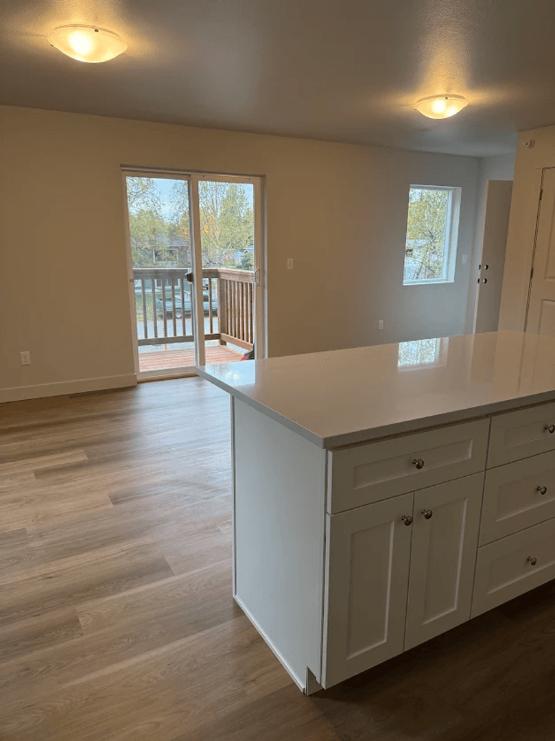 Anchorage Apartment: 883 E 75th Ct