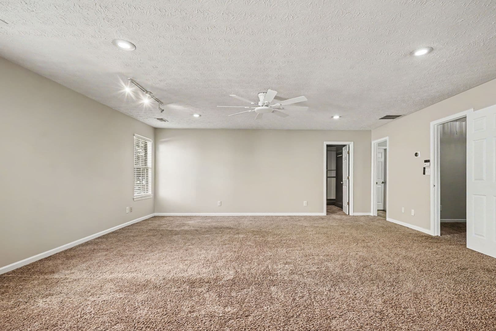 Snellville House: 3015 Gallery Walk