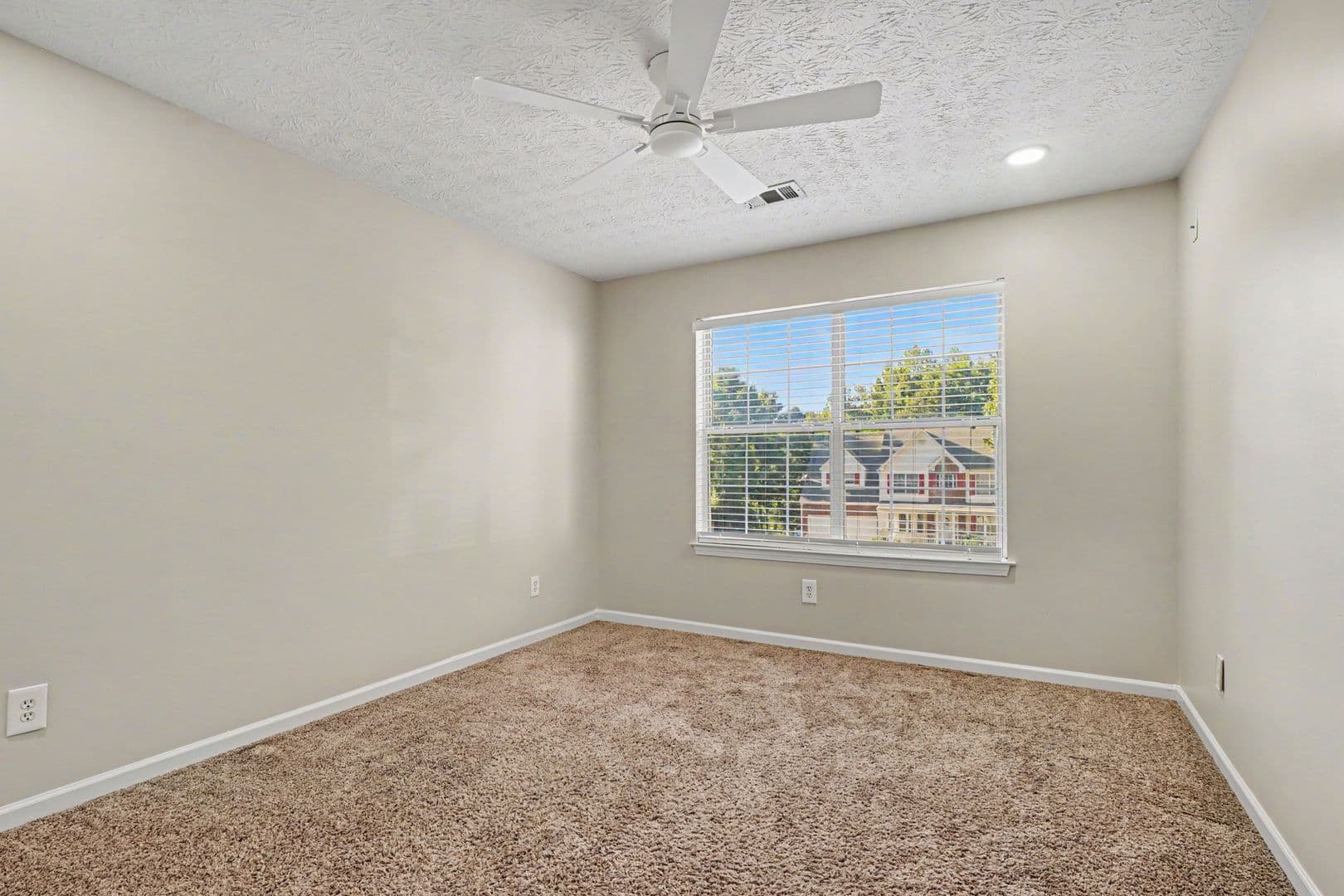 Snellville House: 3015 Gallery Walk