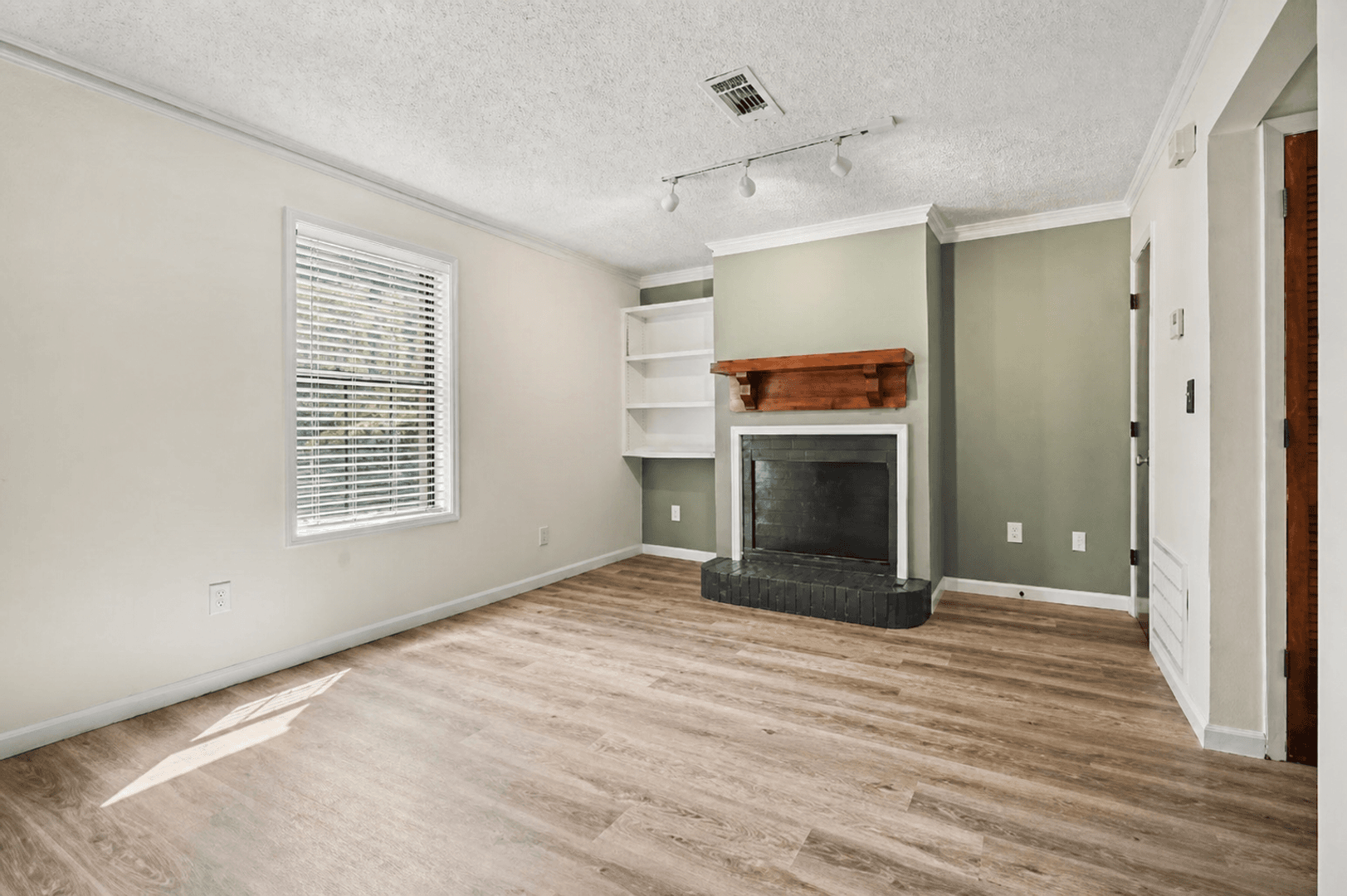 Snellville House: 3237 Highpoint Court