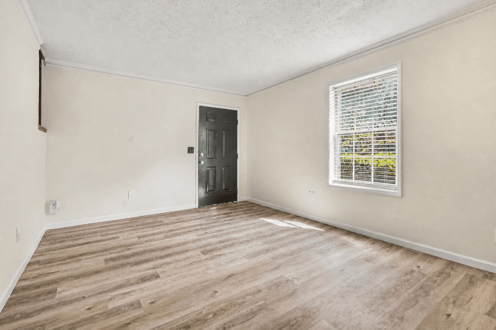 Snellville House: 3237 Highpoint Court