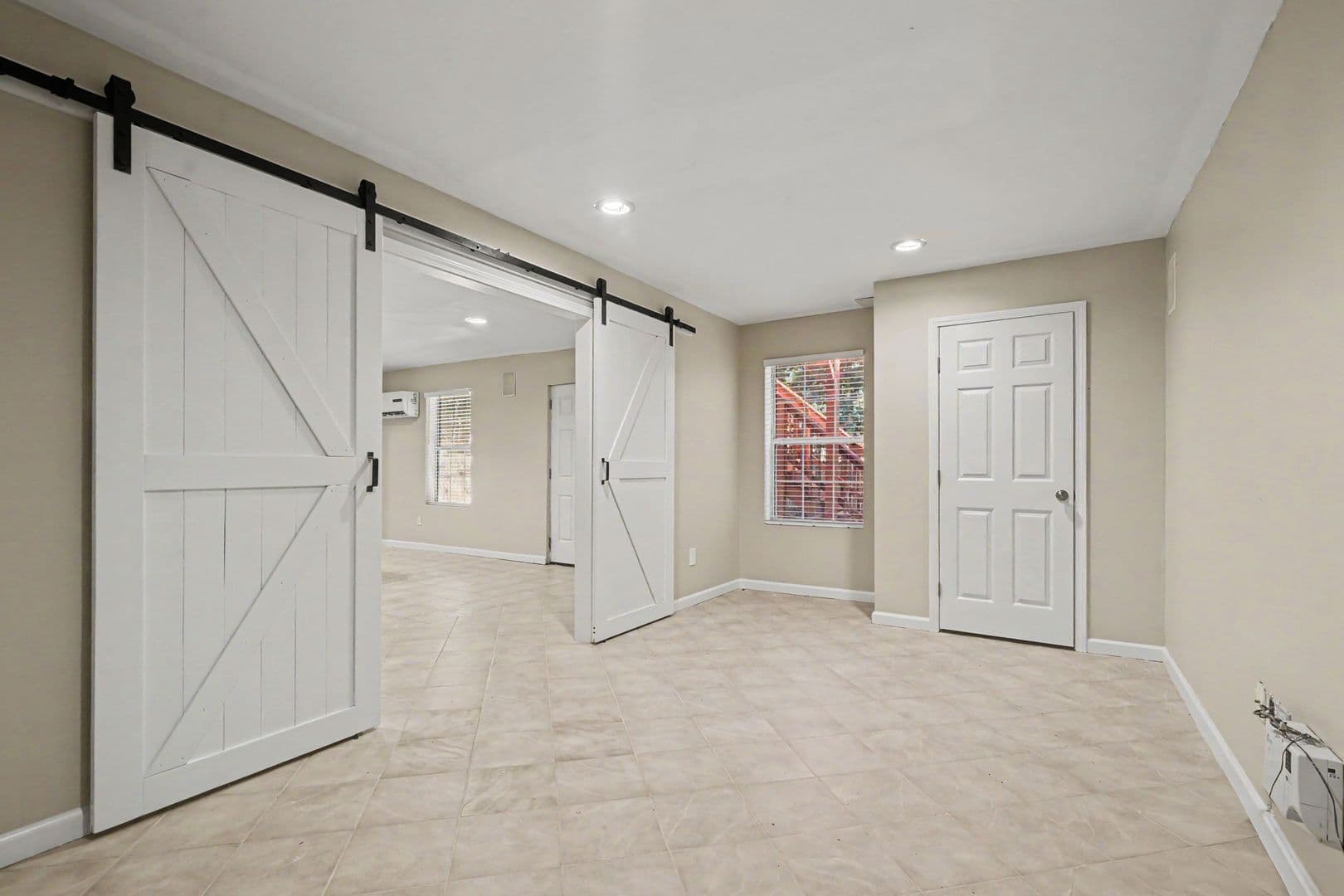 Snellville House: 3015 Gallery Walk
