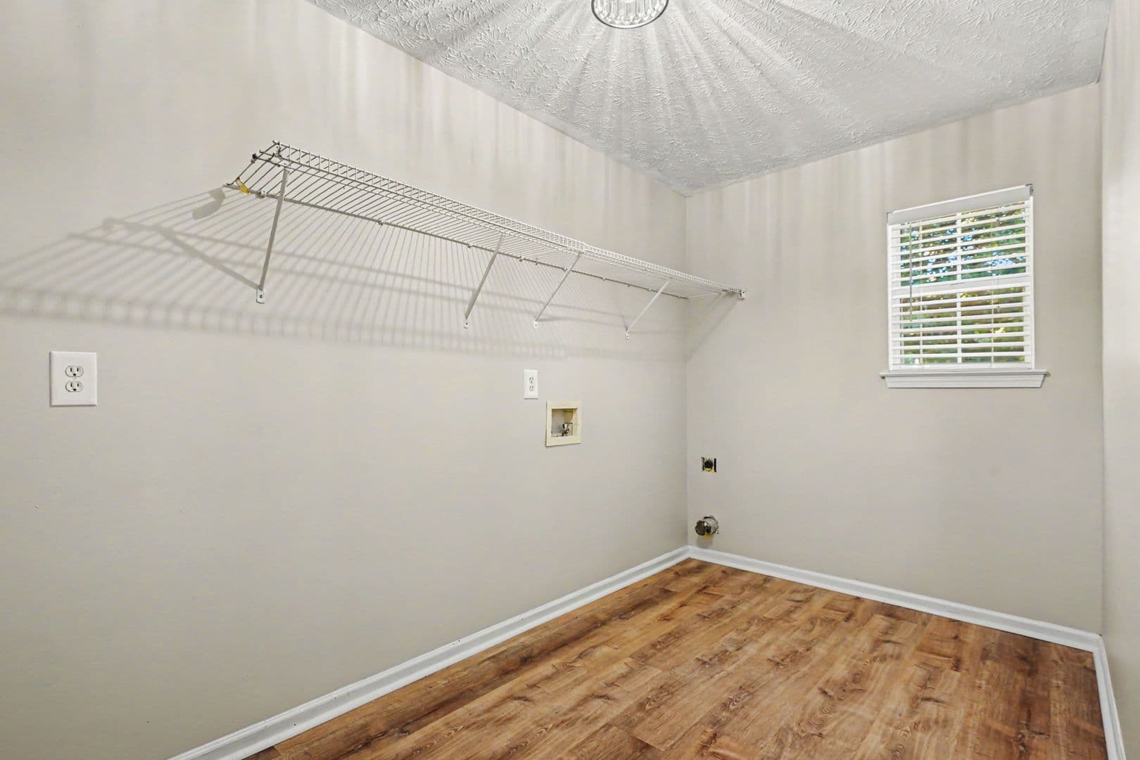 Snellville House: 3015 Gallery Walk