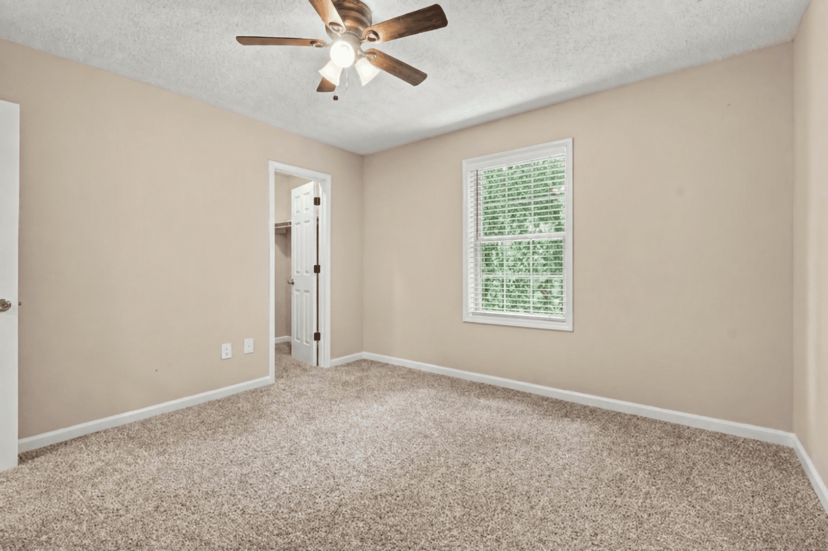 Snellville House: 3237 Highpoint Court
