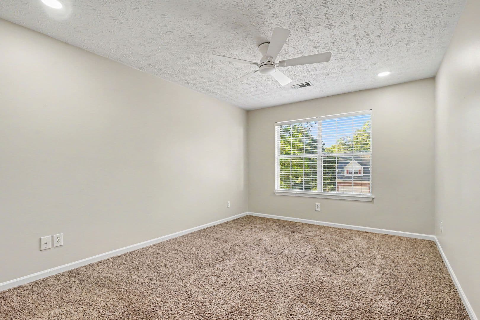 Snellville House: 3015 Gallery Walk