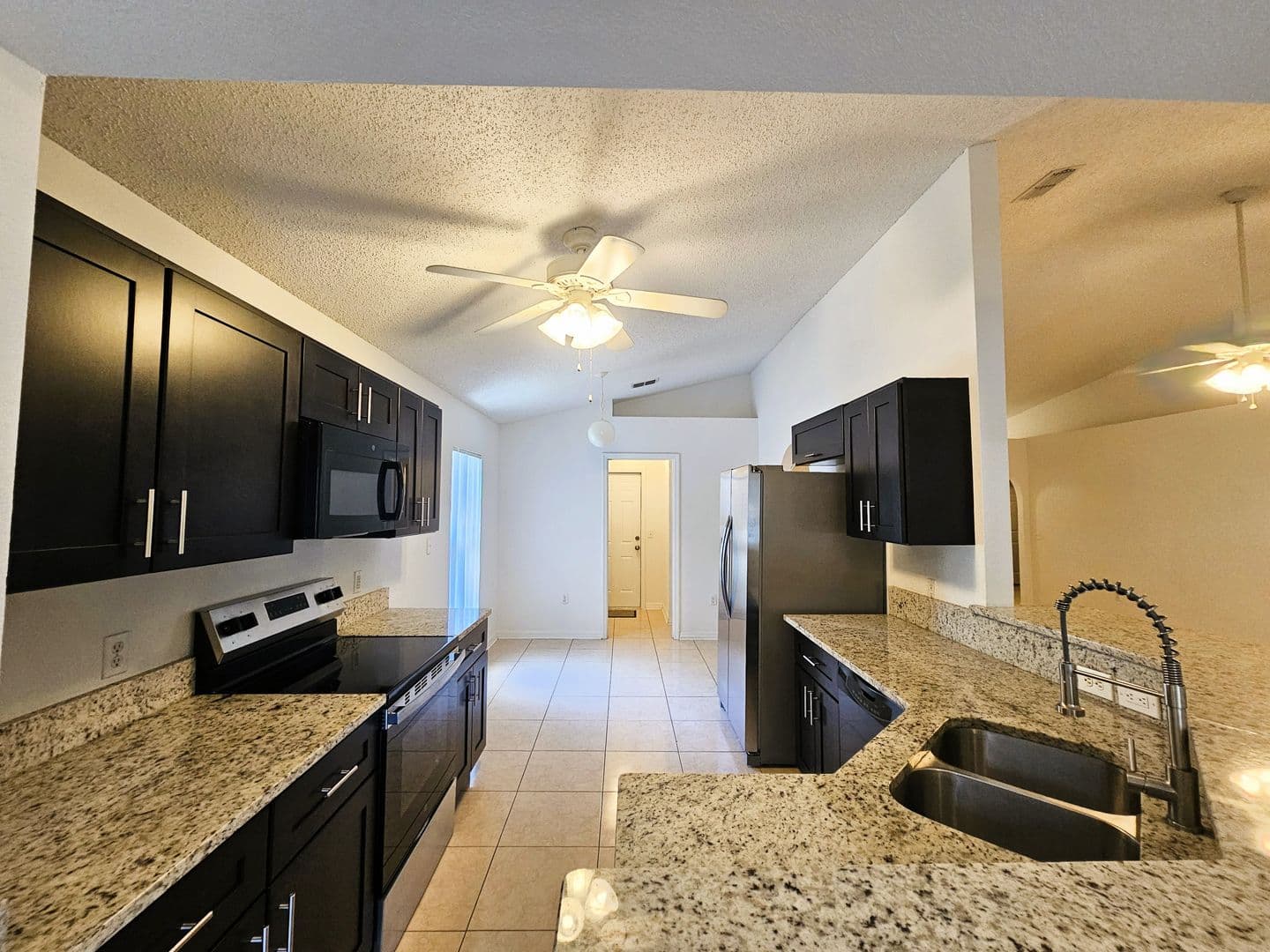 Minneola House: 921 Bristle Cone Ct.