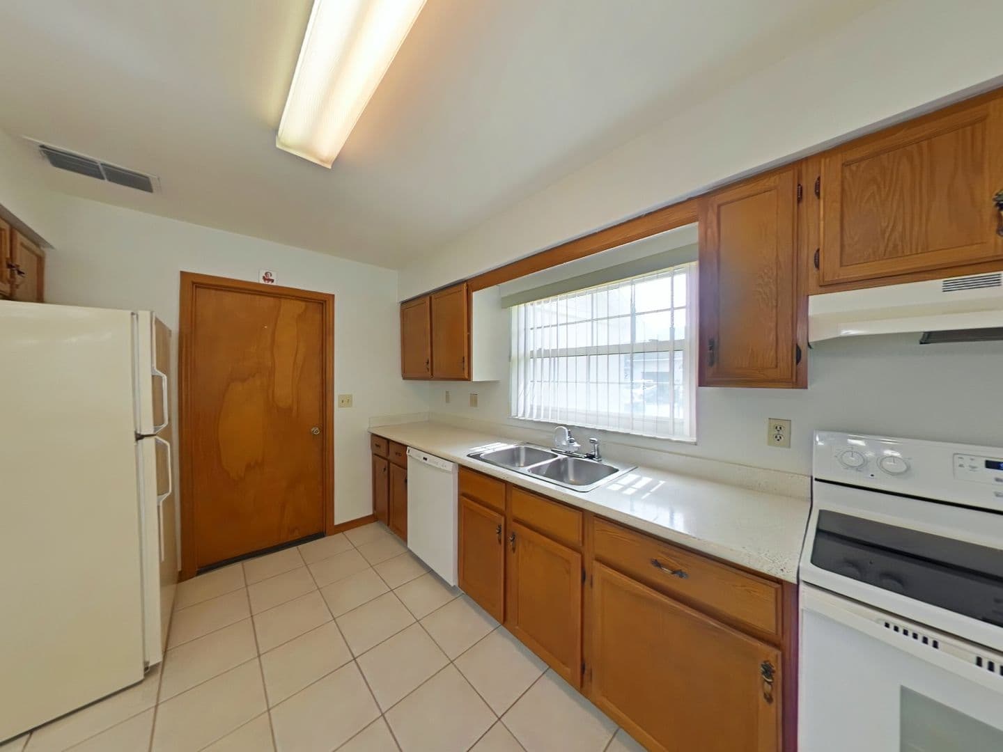 Clermont Townhome: 1423 Disston Ave