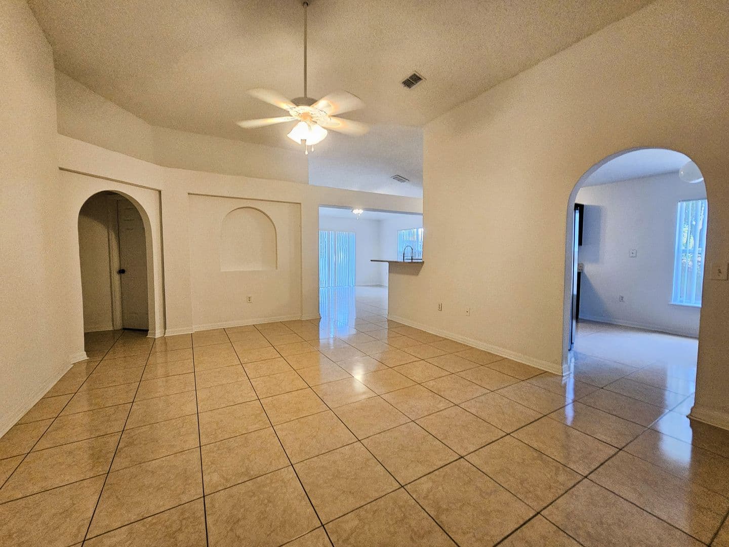 Minneola House: 921 Bristle Cone Ct.