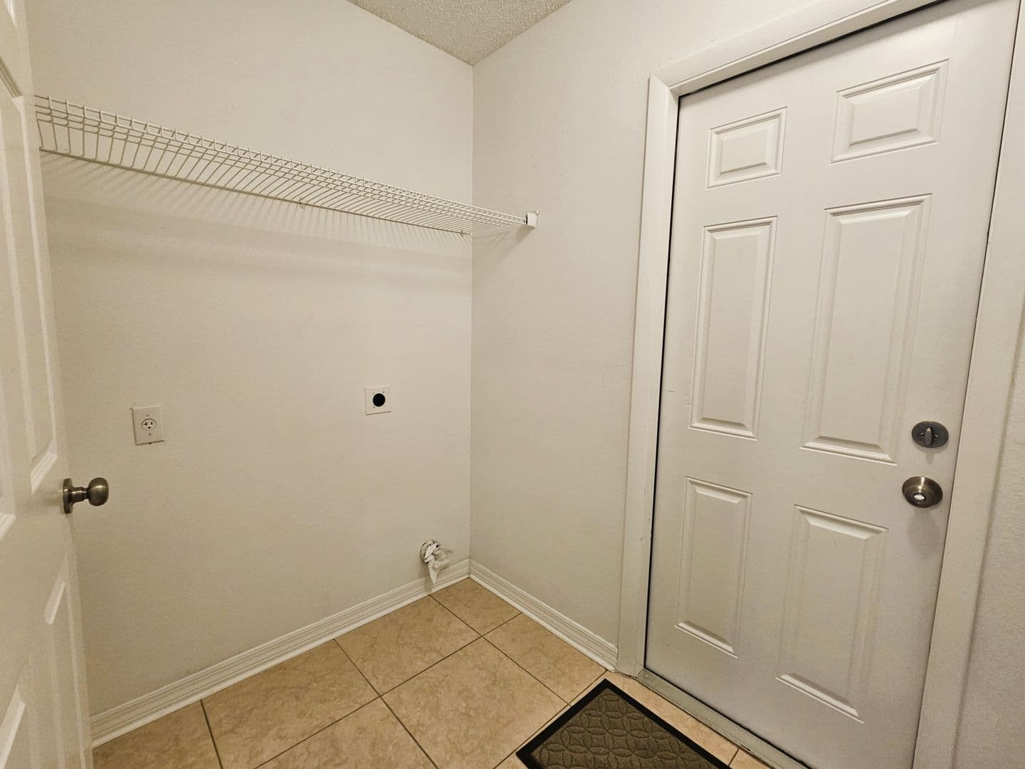 Minneola House: 921 Bristle Cone Ct.