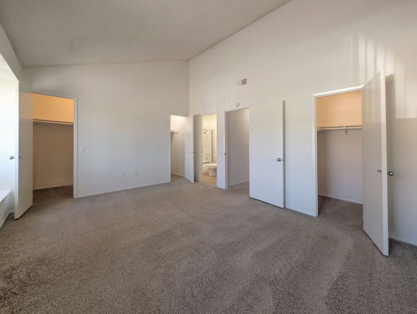 Huntington Beach Apartment: 17122 Lynn Lane