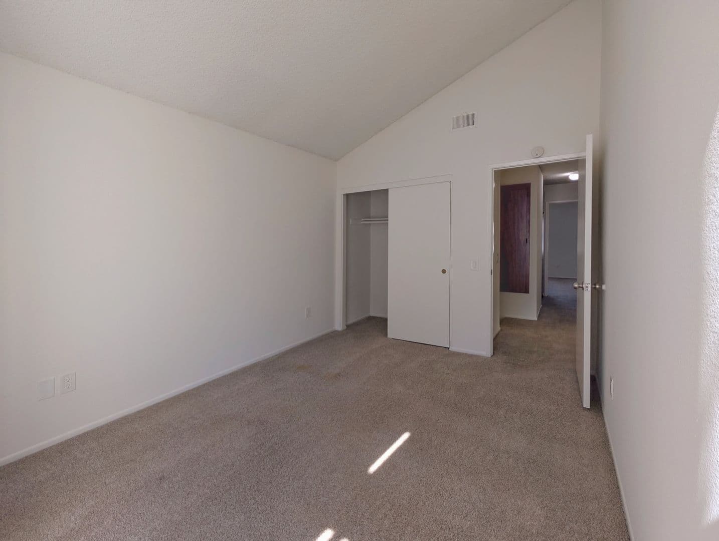 Huntington Beach Apartment: 17122 Lynn Lane