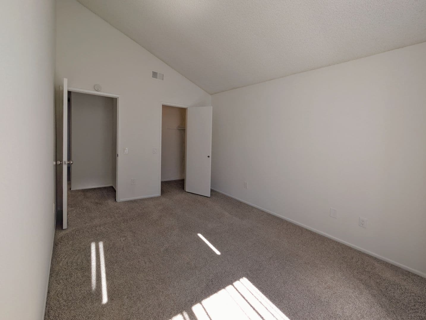 Huntington Beach Apartment: 17122 Lynn Lane