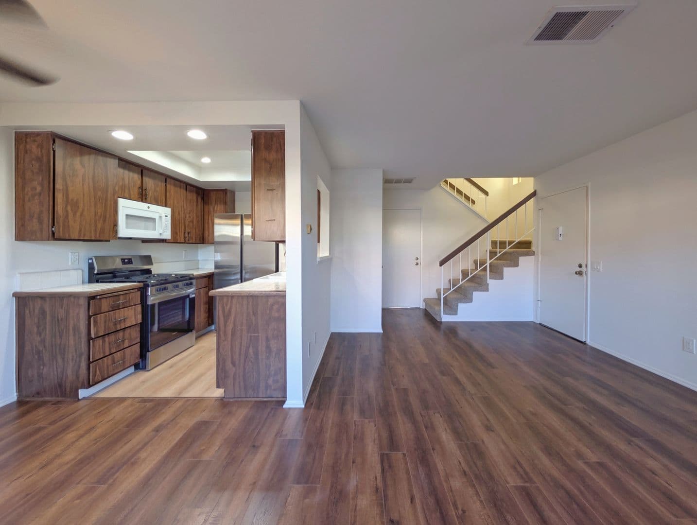 Huntington Beach Apartment: 17122 Lynn Lane